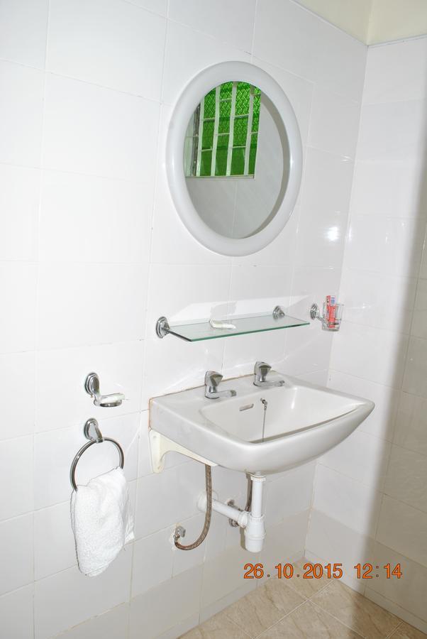 Little Woods Inn Mbarara Экстерьер фото