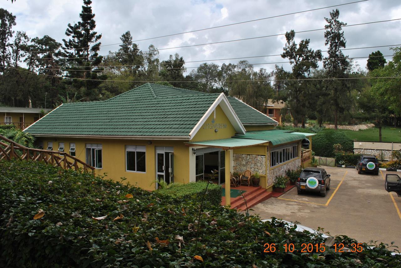 Little Woods Inn Mbarara Экстерьер фото
